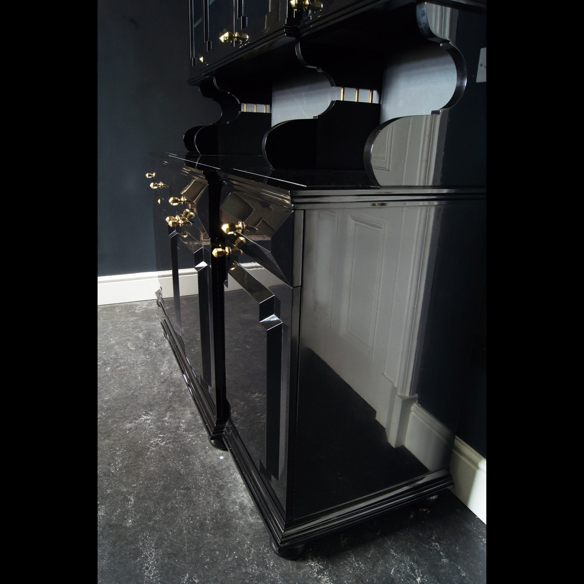Henri's Black Polished Dresser
